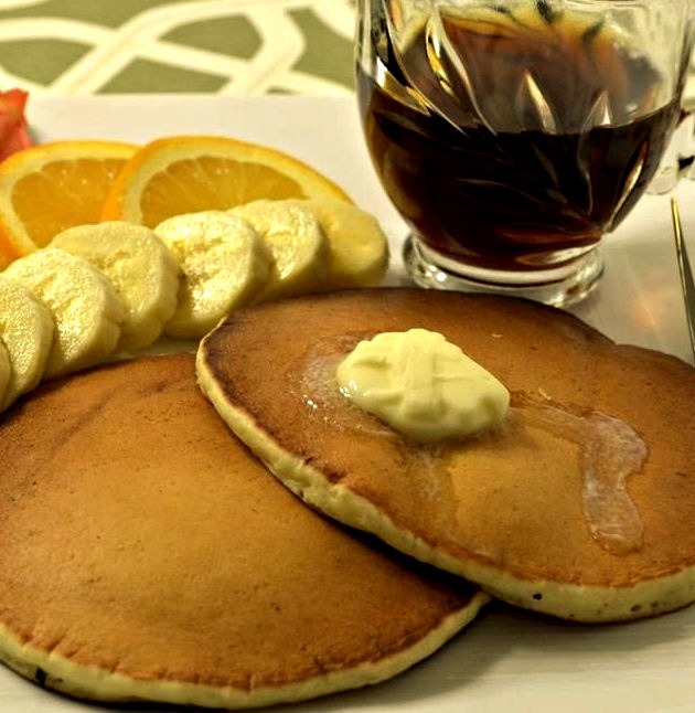 Eggcellent Eggnog Pancakes