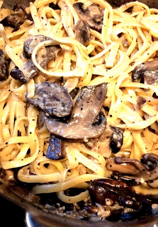 Easy Cremini Mushroom Pasta